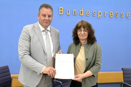 Bundespressekonferenz Jahresbericht 2022 des Petitionsausschusses in Berlin