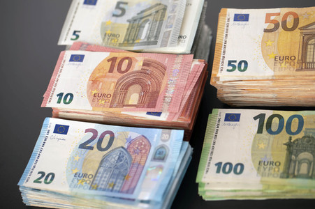 Symbolfoto Bargeld