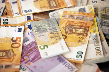 Symbolfoto Bargeld