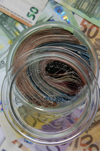 Symbolfoto Bargeld