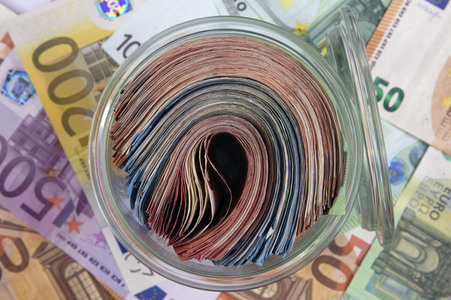 Symbolfoto Bargeld