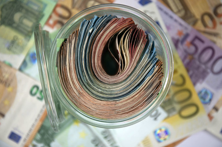 Symbolfoto Bargeld