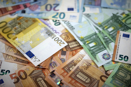 Symbolfoto Bargeld