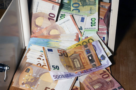 Symbolfoto Bargeld