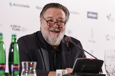 Pressekonferenz mit Russell Crowe, Karlovy Vary International Film Festival 2023