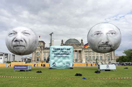 Aktion zur Einhaltung des Koalitionsvertrags in Berlin