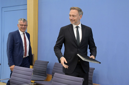 Bundespressekonferenz Regierungsentwurf für den Bundeshaushalt 2024 in Berlin