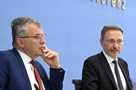Bundespressekonferenz Regierungsentwurf für den Bundeshaushalt 2024 in Berlin