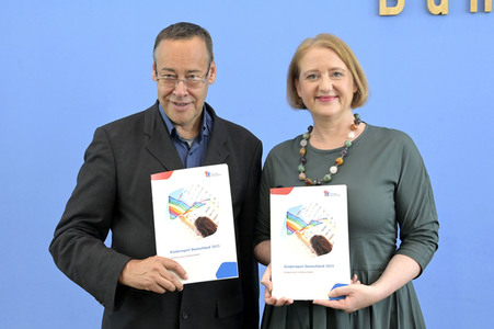 Bundespressekonferenz Kinderreport 2023 in Berlin
