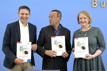 Bundespressekonferenz Kinderreport 2023 in Berlin