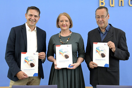 Bundespressekonferenz Kinderreport 2023 in Berlin
