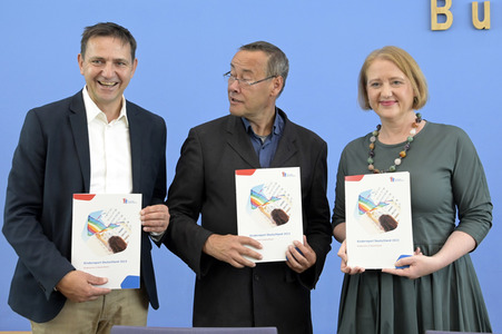 Bundespressekonferenz Kinderreport 2023 in Berlin