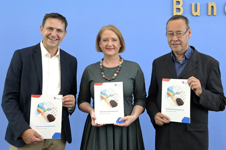 Bundespressekonferenz Kinderreport 2023 in Berlin