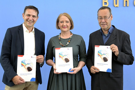 Bundespressekonferenz Kinderreport 2023 in Berlin