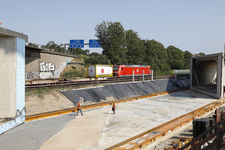 Brückeneinschub an der A59 in Bonn