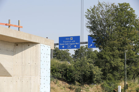 Brückeneinschub an der A59 in Bonn
