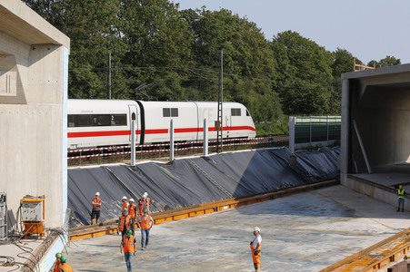 Brückeneinschub an der A59 in Bonn