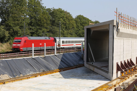 Brückeneinschub an der A59 in Bonn