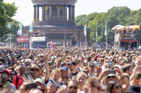 Rave The Planet Techno-Parade in Berlin