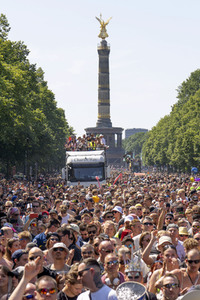 Rave The Planet Techno-Parade in Berlin