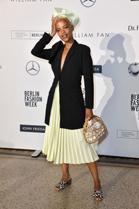 William Fan Fashion Show auf der Berlin Fashion Week S/S 2024