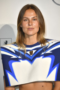William Fan Fashion Show auf der Berlin Fashion Week S/S 2024