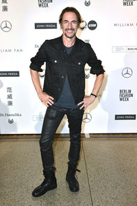 William Fan Fashion Show auf der Berlin Fashion Week S/S 2024