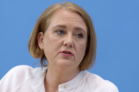 Bundespressekonferenz Lagebild häusliche Gewalt und Start der Studie LeSuBia in Berlin