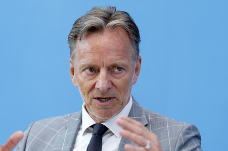 Bundespressekonferenz Lagebild häusliche Gewalt und Start der Studie LeSuBia in Berlin