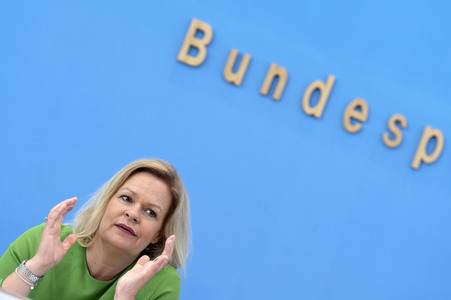 Bundespressekonferenz Lagebild häusliche Gewalt und Start der Studie LeSuBia in Berlin