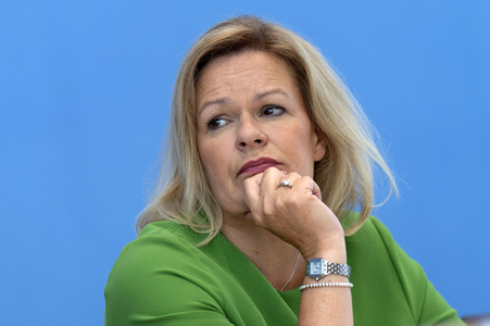 Bundespressekonferenz Lagebild häusliche Gewalt und Start der Studie LeSuBia in Berlin