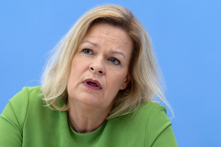 Bundespressekonferenz Lagebild häusliche Gewalt und Start der Studie LeSuBia in Berlin