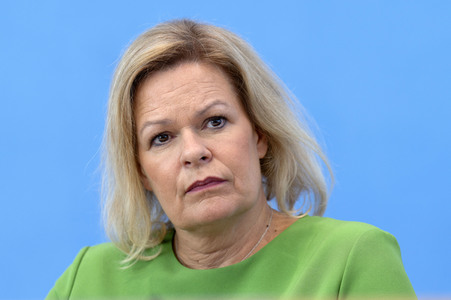 Bundespressekonferenz Lagebild häusliche Gewalt und Start der Studie LeSuBia in Berlin