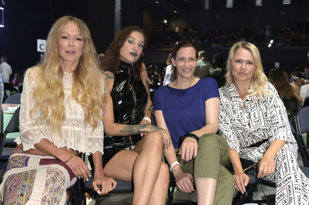 Marcel Ostertag Fashion Show auf der Berlin Fashion Week S/S 2024