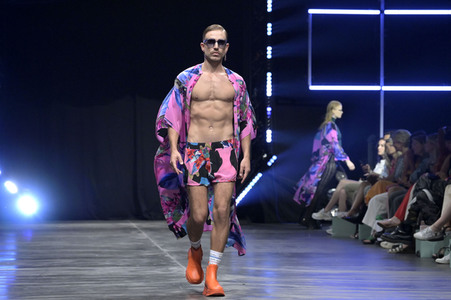 Marcel Ostertag Fashion Show auf der Berlin Fashion Week S/S 2024