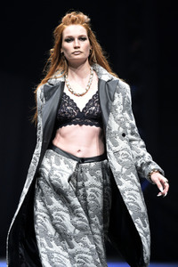 Rebekka Ruetz Fashion Show auf der Berlin Fashion Week S/S 2024