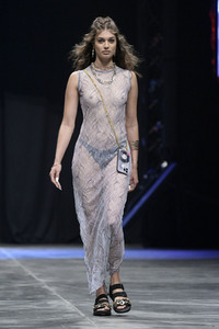Rebekka Ruetz Fashion Show auf der Berlin Fashion Week S/S 2024