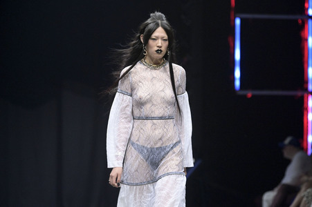 Rebekka Ruetz Fashion Show auf der Berlin Fashion Week S/S 2024