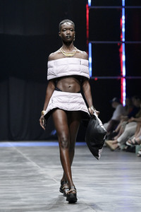 Rebekka Ruetz Fashion Show auf der Berlin Fashion Week S/S 2024