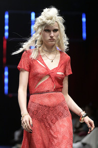 Rebekka Ruetz Fashion Show auf der Berlin Fashion Week S/S 2024