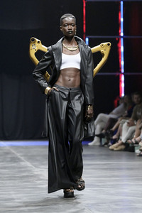 Rebekka Ruetz Fashion Show auf der Berlin Fashion Week S/S 2024