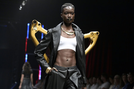 Rebekka Ruetz Fashion Show auf der Berlin Fashion Week S/S 2024