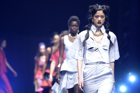 Rebekka Ruetz Fashion Show auf der Berlin Fashion Week S/S 2024
