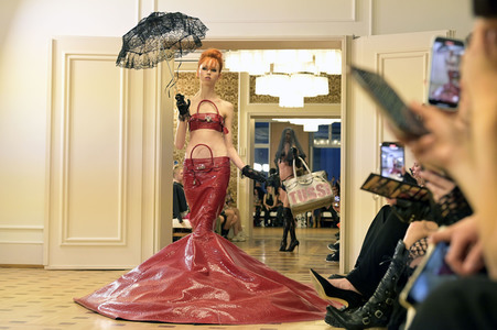 Namilia Fashion Show auf der Berlin Fashion Week S/S 2024