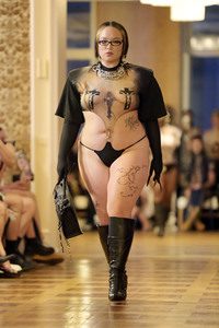 Namilia Fashion Show auf der Berlin Fashion Week S/S 2024