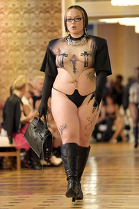 Namilia Fashion Show auf der Berlin Fashion Week S/S 2024