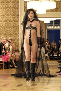 Namilia Fashion Show auf der Berlin Fashion Week S/S 2024