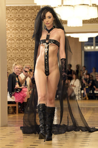 Namilia Fashion Show auf der Berlin Fashion Week S/S 2024