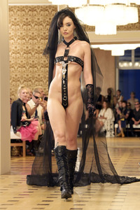Namilia Fashion Show auf der Berlin Fashion Week S/S 2024