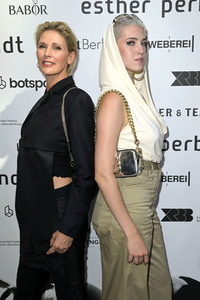 Esther Perbandt Fashion Show auf der Berlin Fashion Week S/S 2024